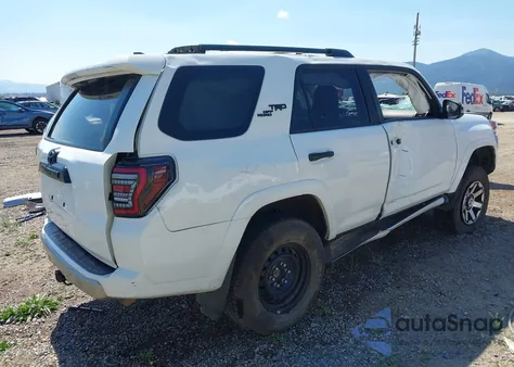 2020 Toyota 4Runner Trd Off Road Premium z USA, uszkodzony, nr VIN JTEBU5JR6L5831710